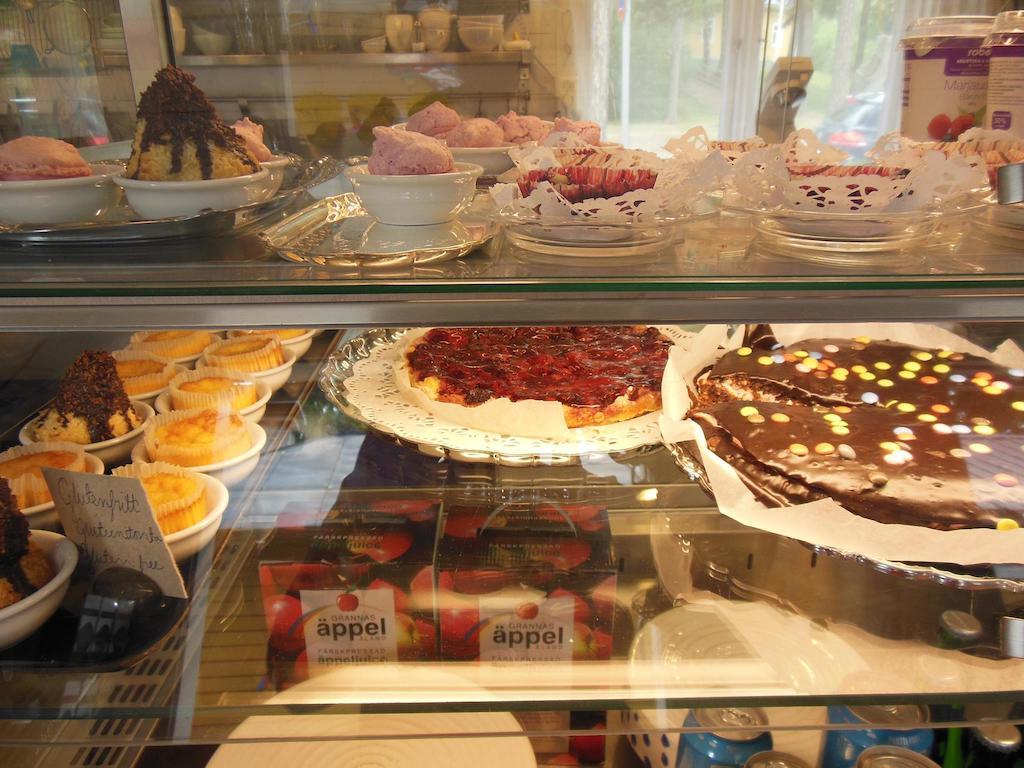 & Cafe Lanterna